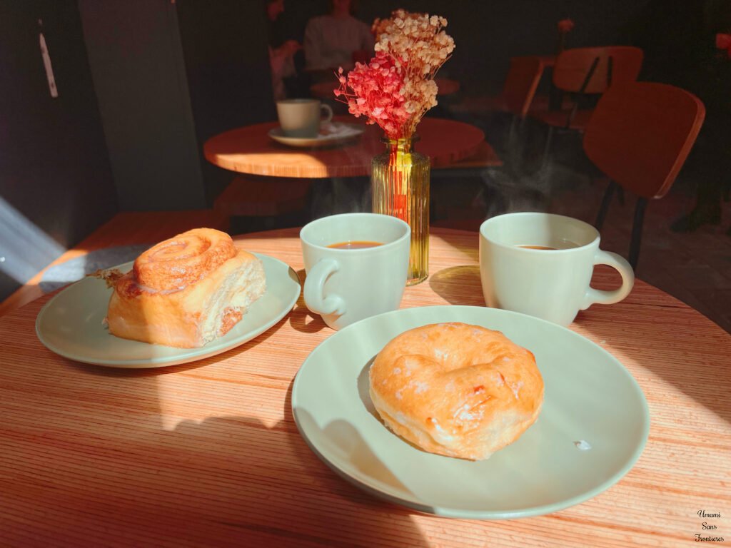 Cinnamon roll honey donut cafes