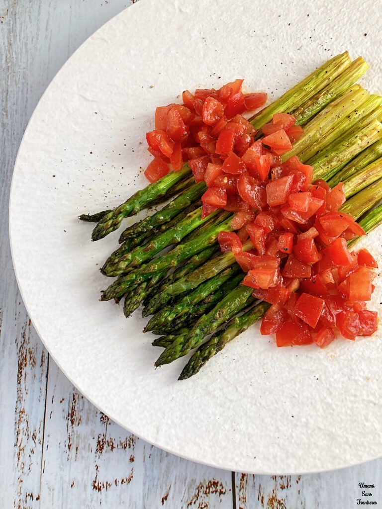 Grilled green asparagus tomatoes dressing
