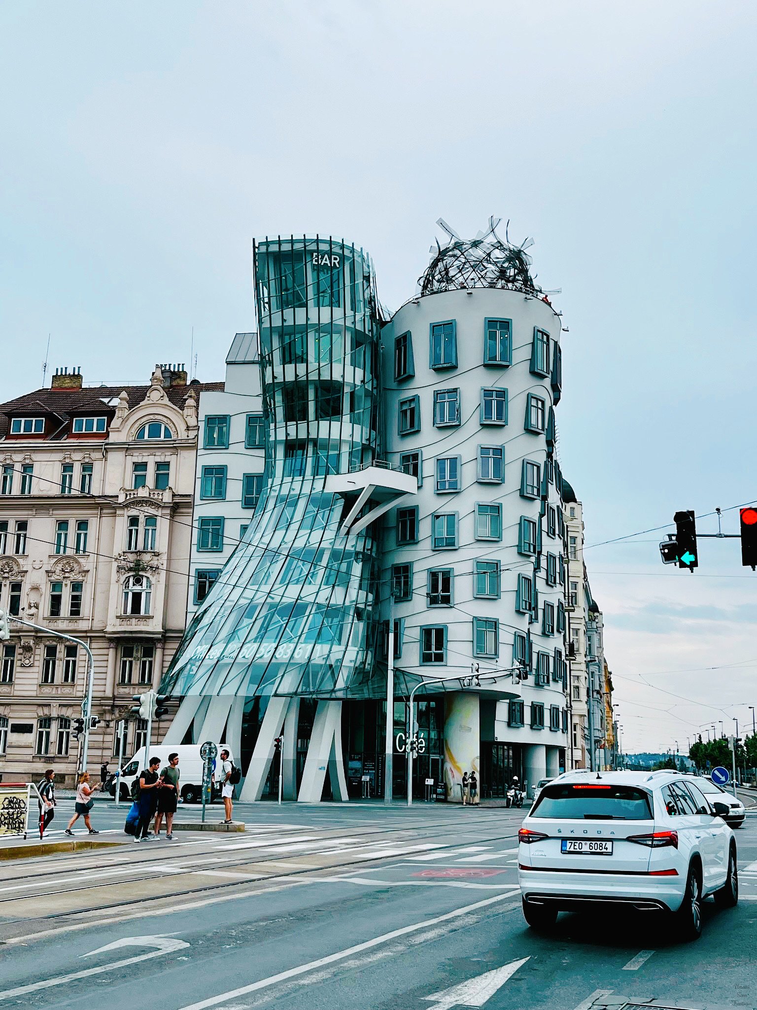 Dancing house