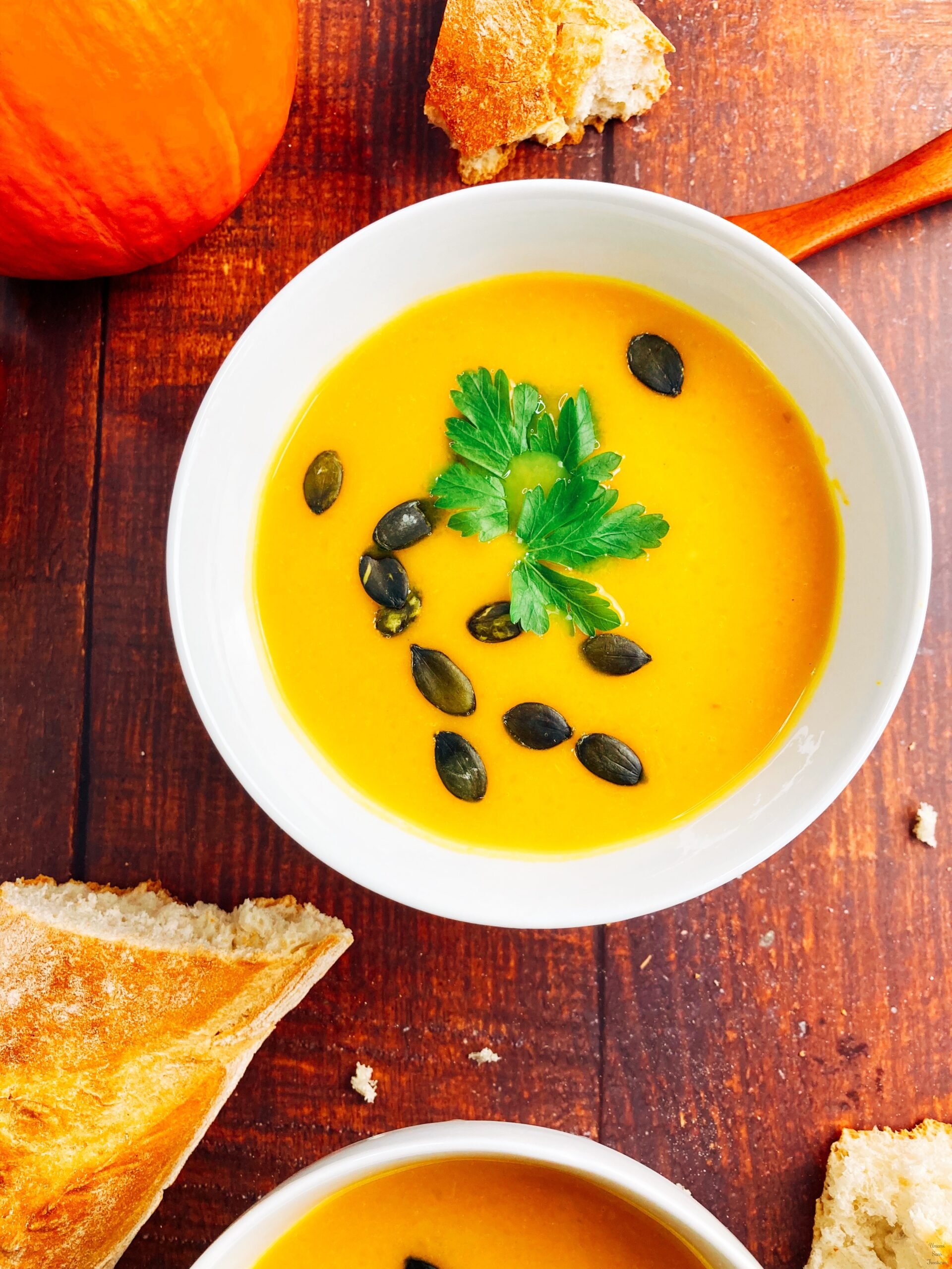 Pumpkin soup with apple