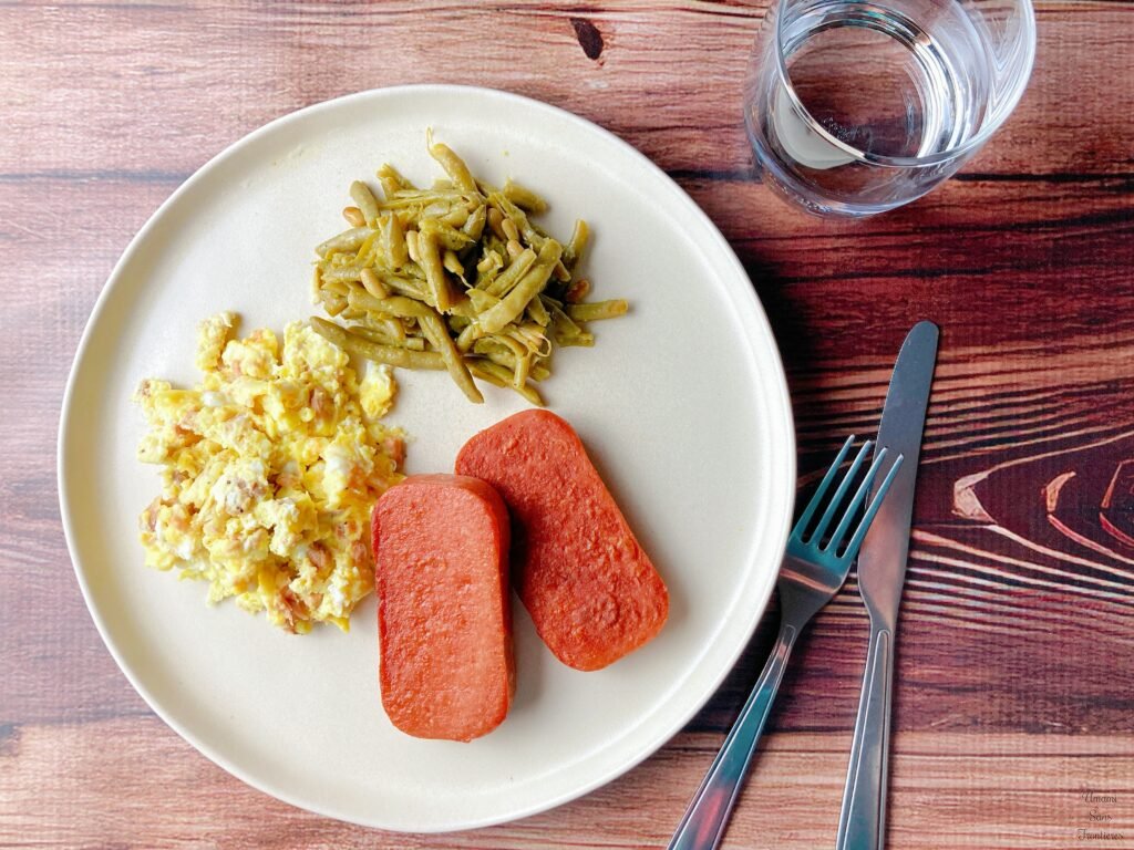 chicken crumble eggs with tuna sautéed greens beans
