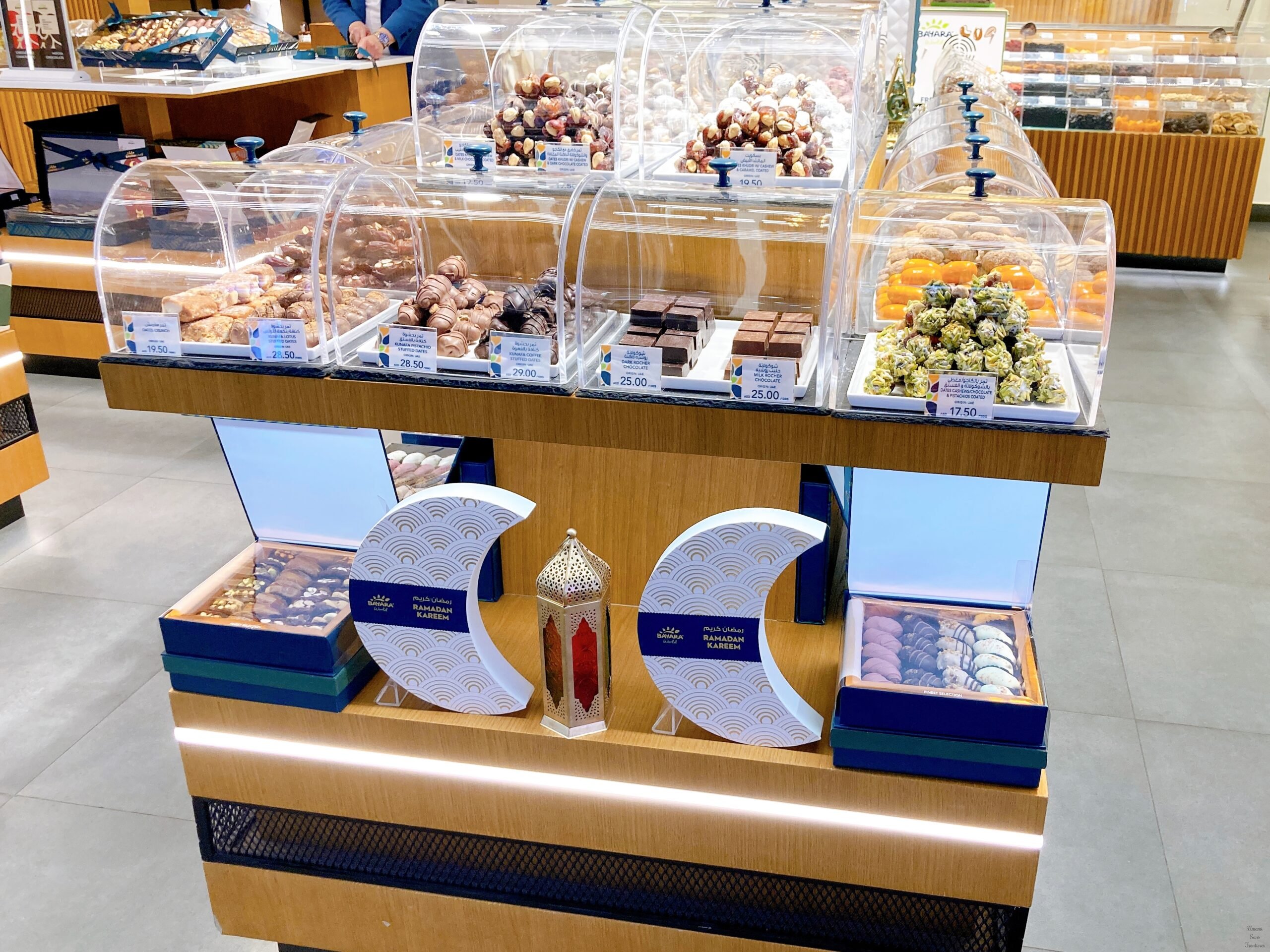 Dates shop display